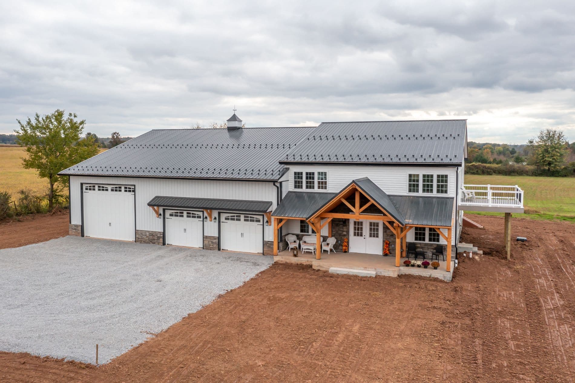 barndominium-jjs-custom-builders-barndominium-097-1.jpg